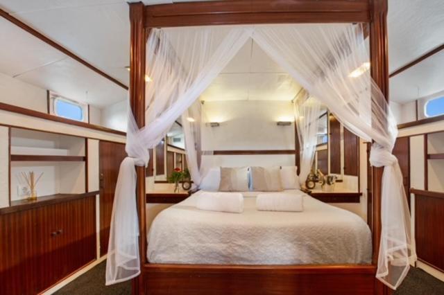 Charming Boat In Barcelona - Perfect Getaway Hotel Sant Adria de Besos Exterior foto