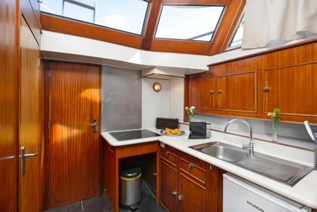 Charming Boat In Barcelona - Perfect Getaway Hotel Sant Adria de Besos Exterior foto